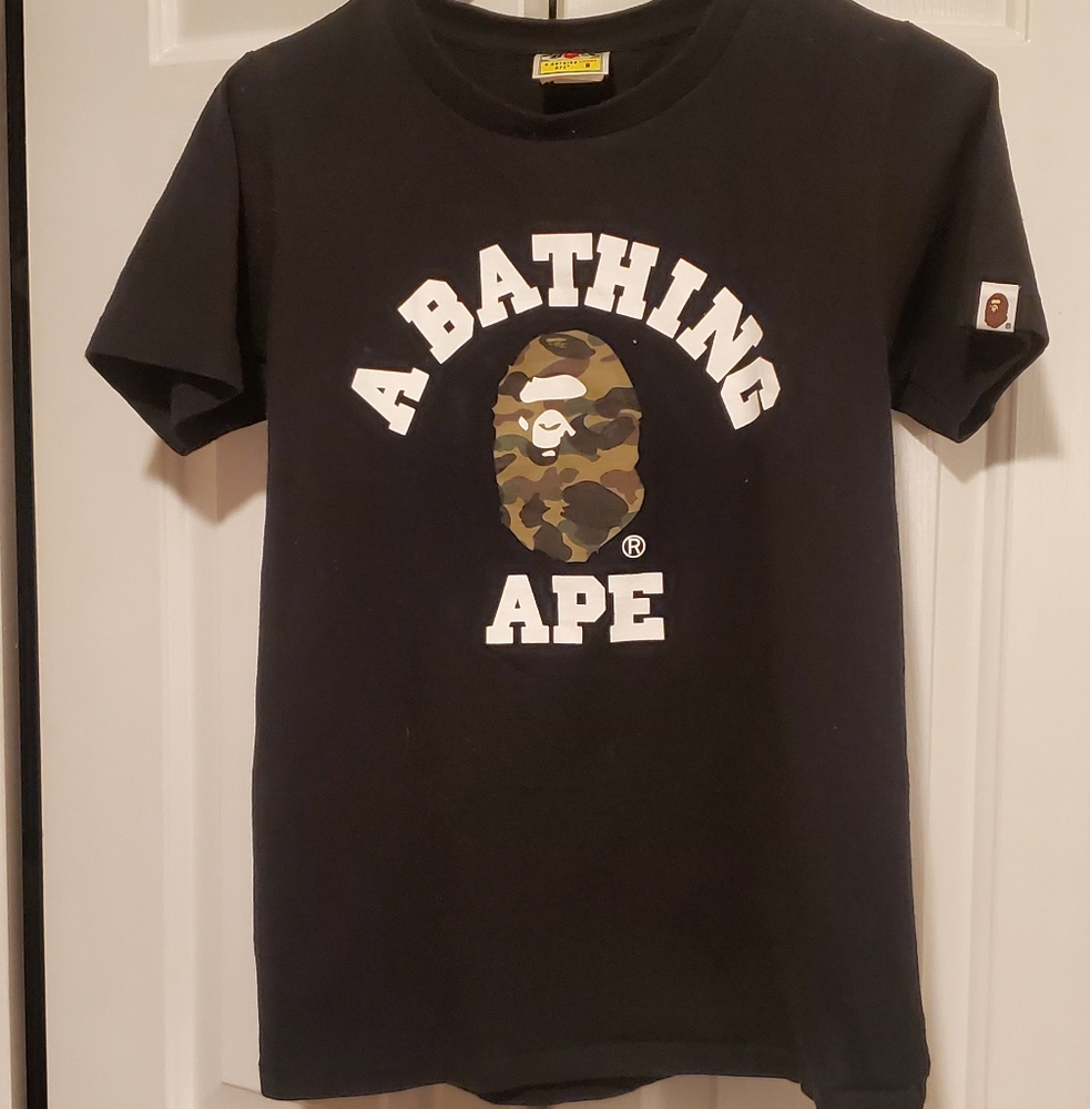 LADIES BAPE SIZE SMALL BLACK TSHIRT